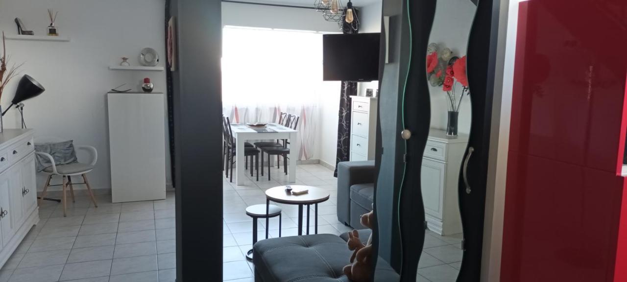 Le Queirele Apartment Le Lavandou Exterior photo
